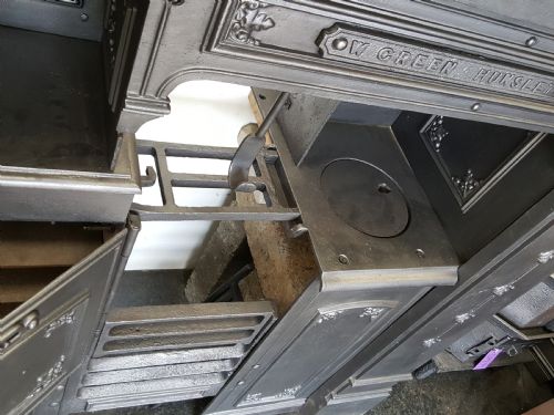 EARLY VICTORIAN COOKING RANGE - ADDITIONAL PHOTO 1