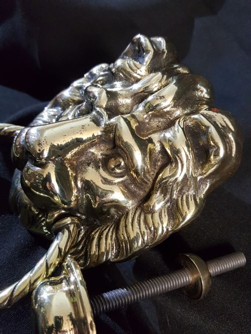 VICTORIAN BRASS LION HEAD DOOR KNOCKER - ADDITIONAL PHOTO 2