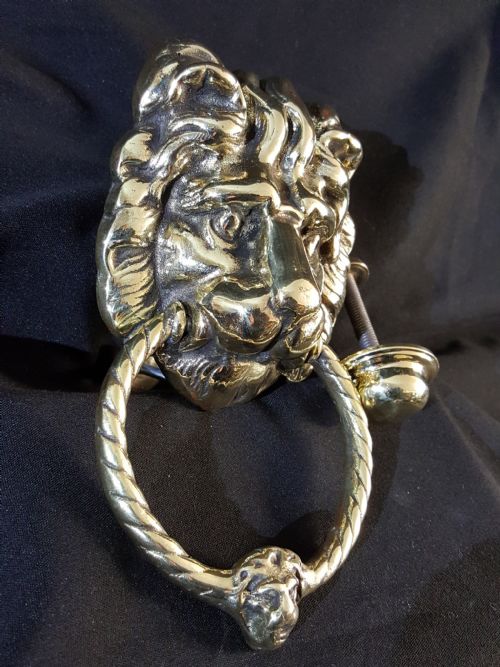 VICTORIAN BRASS LION HEAD DOOR KNOCKER - ADDITIONAL PHOTO 6