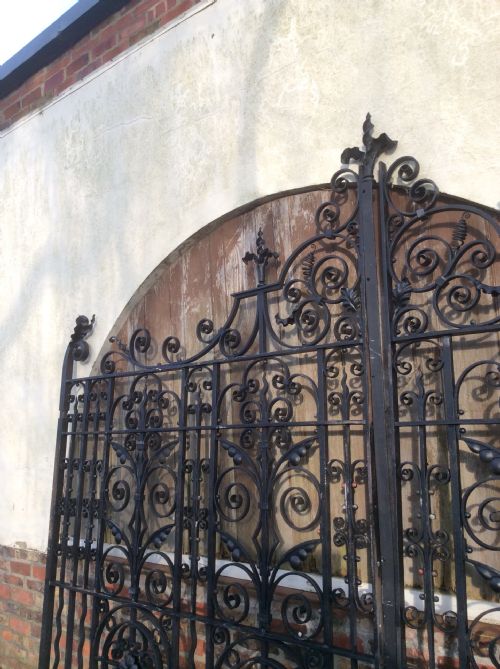 SA061 VICTORIAN WROUGHT IRON GATES 8 FOOT 4 X 12 FOOT - ADDITIONAL PHOTO 2