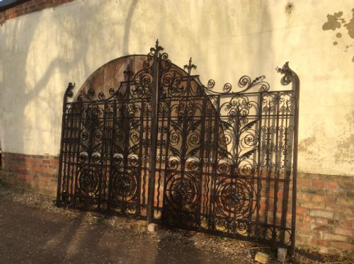 SA061 VICTORIAN WROUGHT IRON GATES 8 FOOT 4 X 12 FOOT - ADDITIONAL PHOTO 4