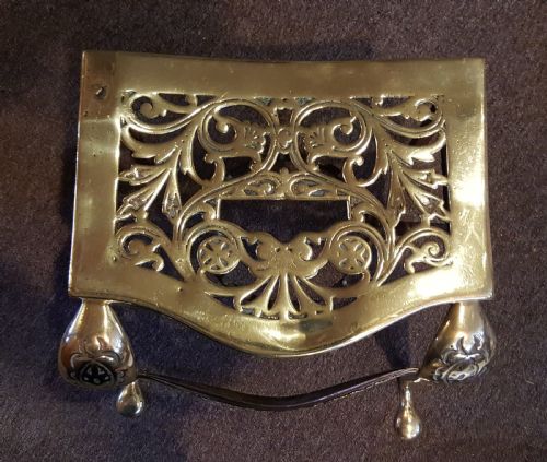 SA047 GEORGIAN BRASS PORTER FOOTMAN STOOL WITH CABRIOLE LEGS