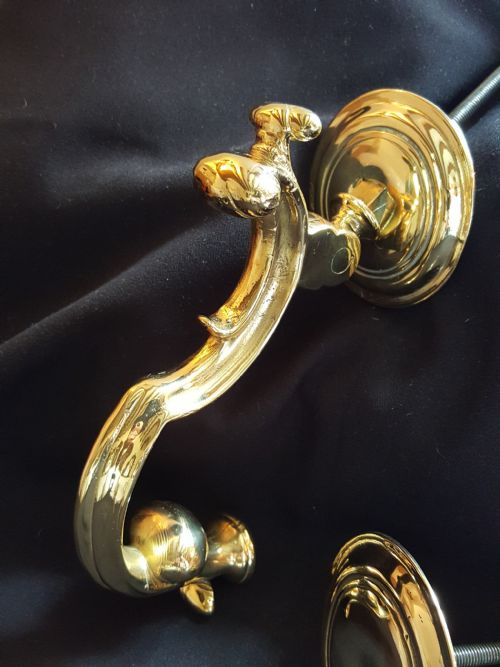 VICTORIAN BRASS DOCTORS STYLE DOOR KNOCKER - ADDITIONAL PHOTO 1