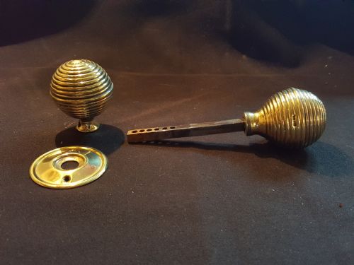 PAIR OF BRASS VICTORIAN BEEHIVE RIMLOCK DOOR KNOBS - ADDITIONAL PHOTO 1