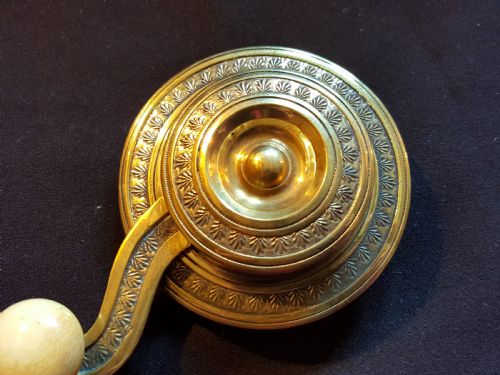 ORNATE GEORGIAN BRASS DOOR BELL RINGER - ADDITIONAL PHOTO 3