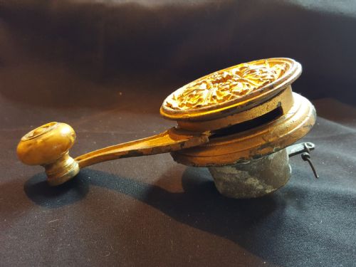 SA095 ORNATE GEORGIAN BRASS HORN BELL RINGER - ADDITIONAL PHOTO 2