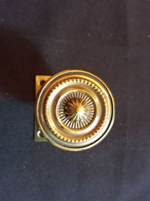 ONE PAIR OF VICTORIAN BRASS DOOR KNOBS - ADDITIONAL PHOTO 1