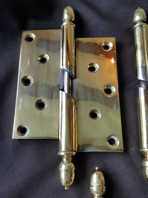 SA134 SET OF 4 BRASS VICTORIAN 9 HINGES WITH ACORN FINIALS - ADDITIONAL PHOTO 4