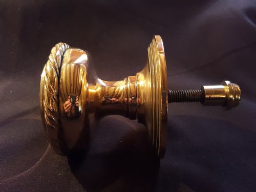 ONE PAIR OF LARGE BRONZE VICTORIAN DOOR KNOBS - ADDITIONAL PHOTO 5