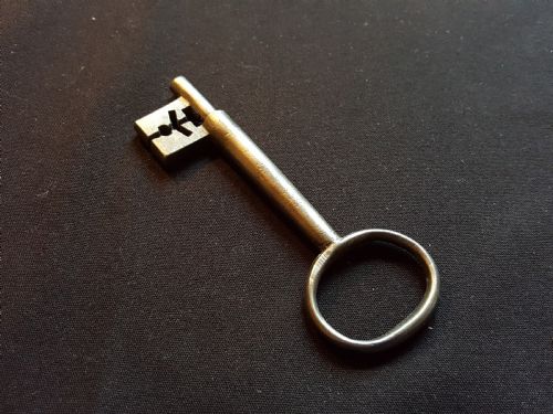original georgian cast steel key - CATEGORY: ANTIQUE MISCELLANEOUS - DATED GEORGIAN