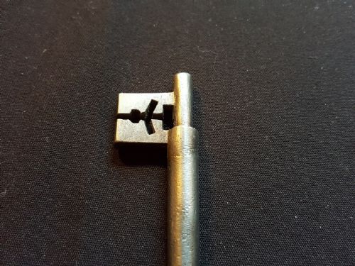 ORIGINAL GEORGIAN CAST STEEL KEY - ADDITIONAL PHOTO 3