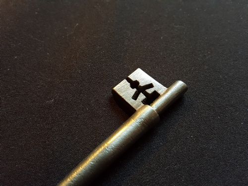 ORIGINAL GEORGIAN CAST STEEL KEY - ADDITIONAL PHOTO 4