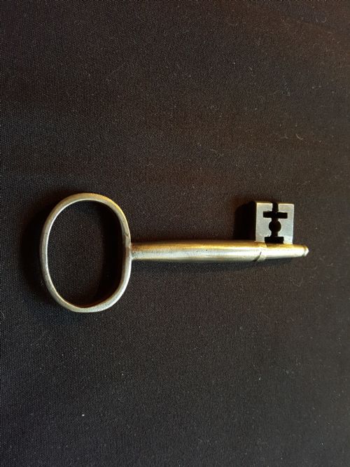 ORIGINAL GEORGIAN CAST STEEL KEY - ADDITIONAL PHOTO 1