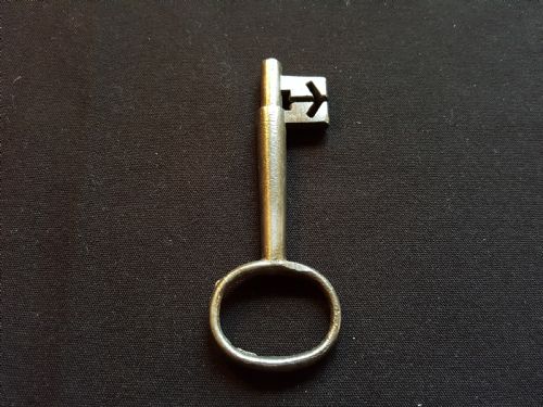 ORIGINAL GEORGIAN CAST STEEL KEY - ADDITIONAL PHOTO 1