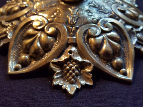 VICTORIAN CAST BRASS CEILING ROSE - ADDITIONAL PHOTO 1
