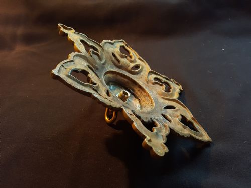 VICTORIAN CAST BRASS CEILING ROSE - ADDITIONAL PHOTO 4