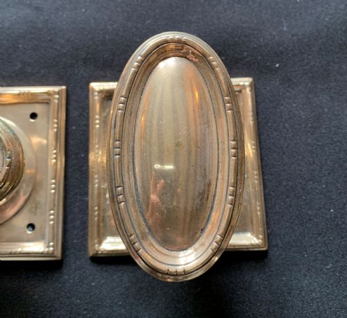 SA071 PAIR OF BRONZE REGENCY DOOR KNOBS - ADDITIONAL PHOTO 2