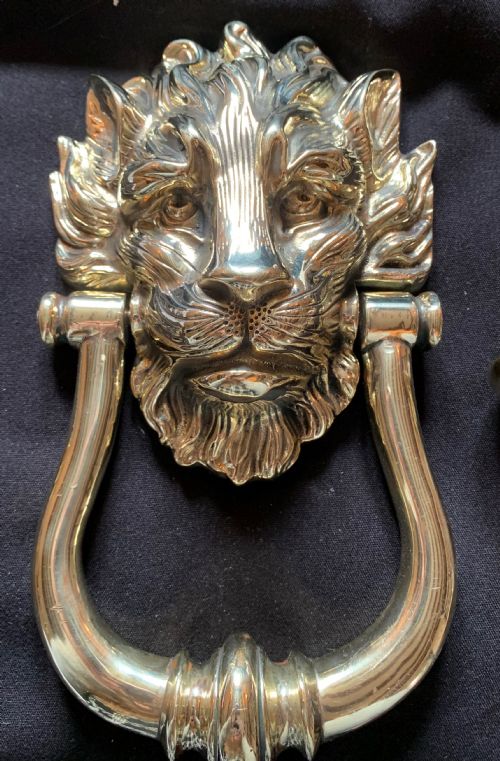 ONE BRASS VICTORIAN LION'S HEAD DOOR KNOCKER - ADDITIONAL PHOTO 1