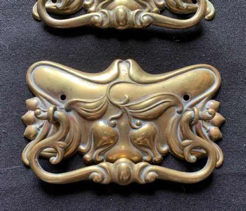 ONE PAIR OF BRONZE ART NOUVEAU DRAWER HANDLES - ADDITIONAL PHOTO 1