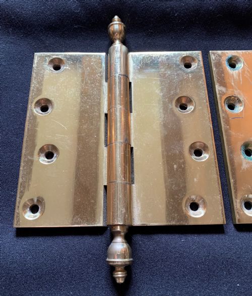 SA067 PAIR OF BRASS VICTORIAN FINIAL DOOR HINGES - ADDITIONAL PHOTO 3