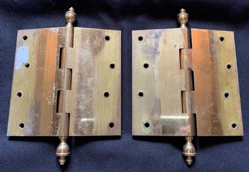 SA067 PAIR OF BRASS VICTORIAN FINIAL DOOR HINGES - ADDITIONAL PHOTO 4