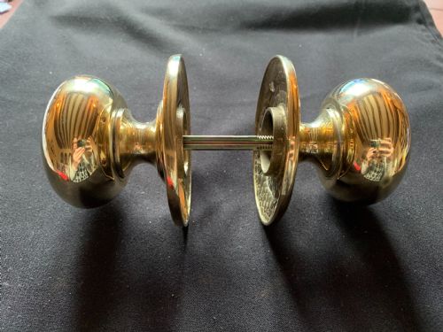 ONE PAIR OF BRASS GEORGIAN DOOR KNOBS - ADDITIONAL PHOTO 2