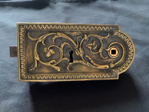 SA030 BRASS FRENCH VICTORIAN LOCK WITH TWO KEYS - ADDITIONAL PHOTO 2