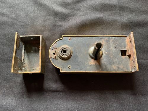 SA030 BRASS FRENCH VICTORIAN LOCK WITH TWO KEYS - ADDITIONAL PHOTO 6