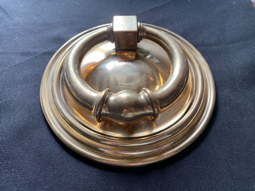 SA019 LARGE BRASS GEORGIAN DOOR KNOCKER - ADDITIONAL PHOTO 1