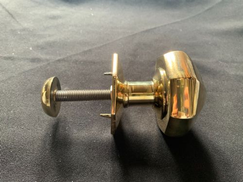 ONE BRASS GOTHIC VICTORIAN CENTRE DOOR KNOB - ADDITIONAL PHOTO 2