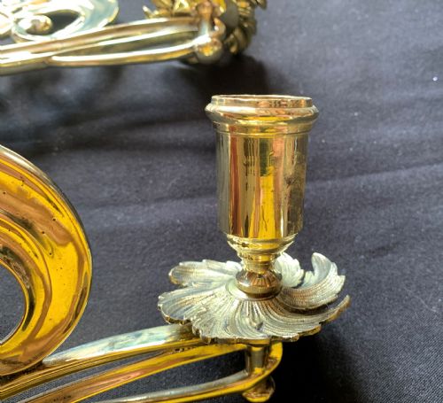 ONE PAIR OF BRASS VICTORIAN CANDLE SCONCES - ADDITIONAL PHOTO 5