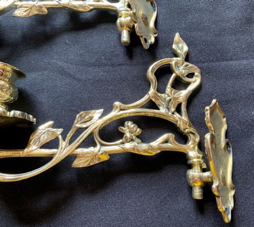 ONE PAIR OF BRASS VICTORIAN CANDLE SCONCES - ADDITIONAL PHOTO 2