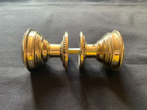 SA86 PAIR OF BRASS VICTORIAN DOOR KNOBS - ADDITIONAL PHOTO 6
