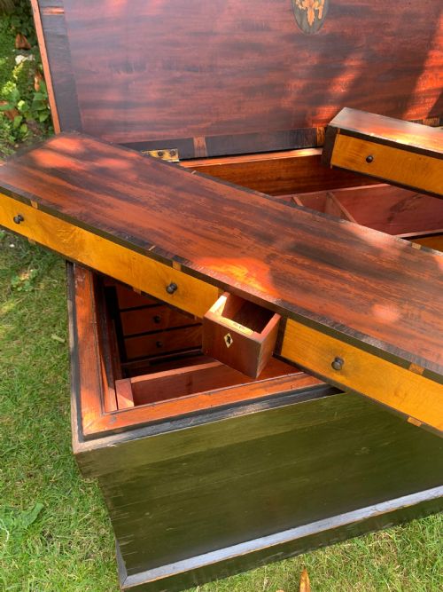 SA113 VICTORIAN CARPENTERS CABINET MAKERS FINELY DETAILED CREST TOOL CHEST - ADDITIONAL PHOTO 2