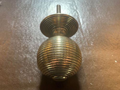 SA070 ONE BRASS VICTORIAN BEE HIVE CENTRE DOOR KNOB - ADDITIONAL PHOTO 2