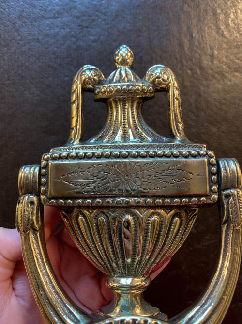SA137 ONE BRASS REGENCY FLORAL DOOR KNOCKER - ADDITIONAL PHOTO 2