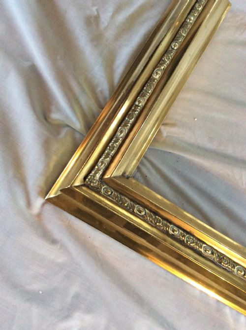 SA001 VICTORIAN BRASS FIREPLACE FENDER - ADDITIONAL PHOTO 3