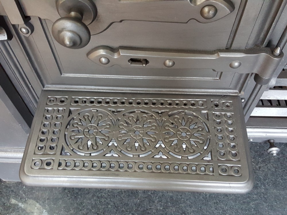 Cast Iron Victorian Cooking Range View IV