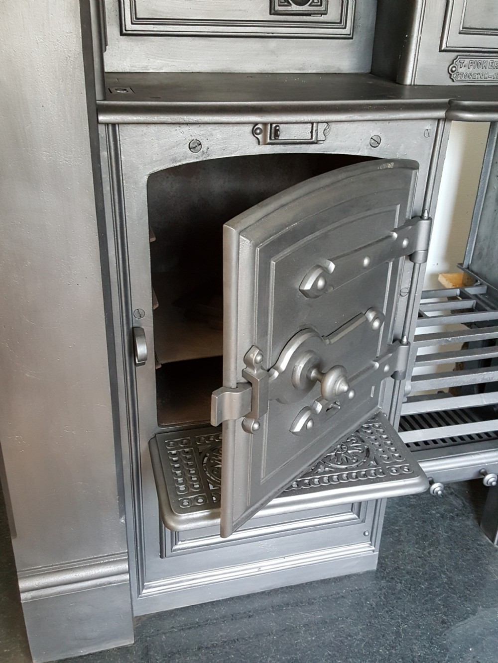Cast Iron Victorian Cooking Range View VII