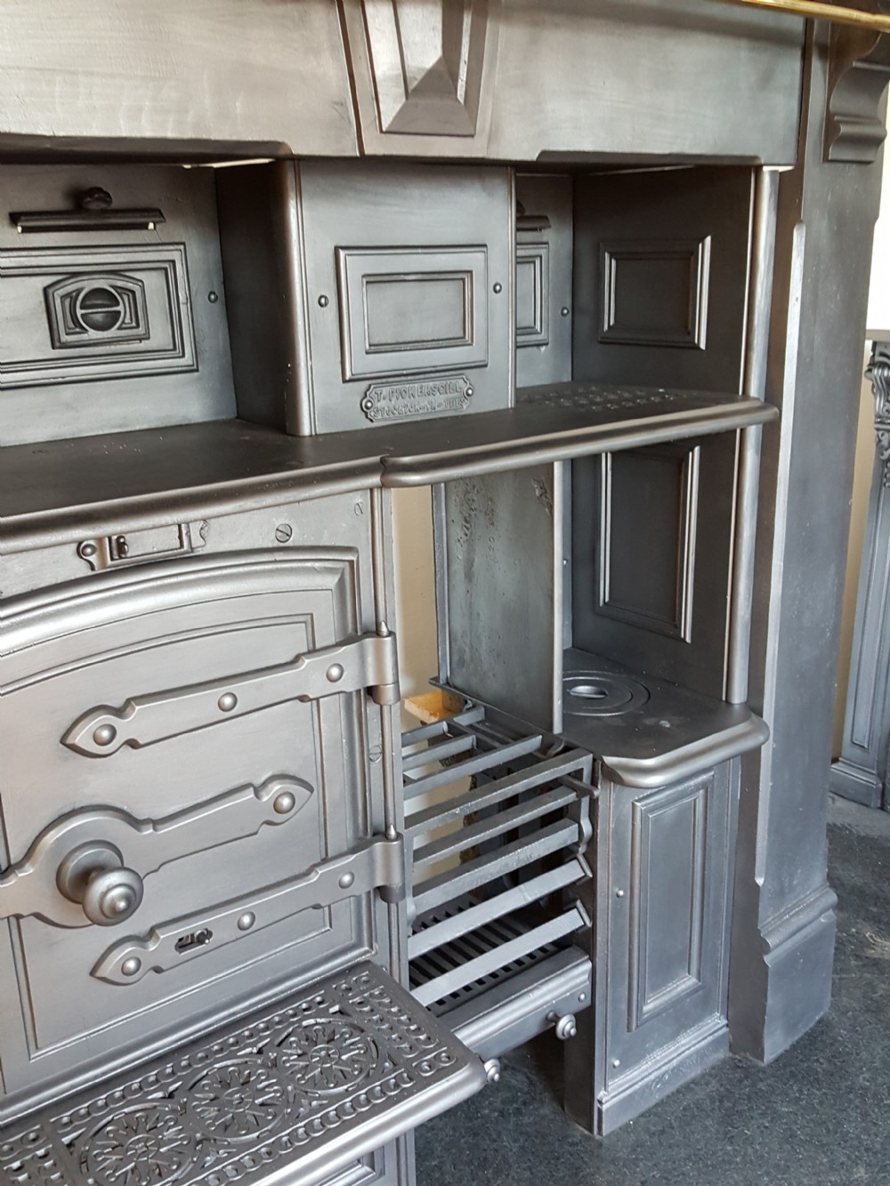 Cast Iron Victorian Cooking Range View X