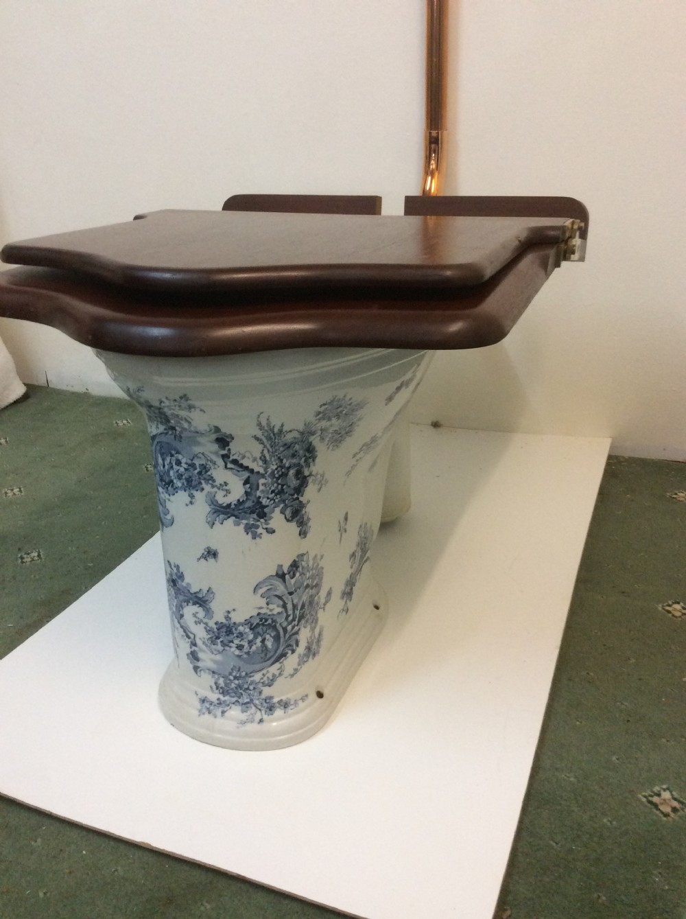 Early Victorian (Invictas) Toilet Blue Chrysanthemum Design View II