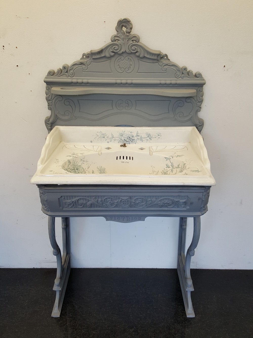Victorian Cast Iron Sink Stand & Chrysanthemum design Basin