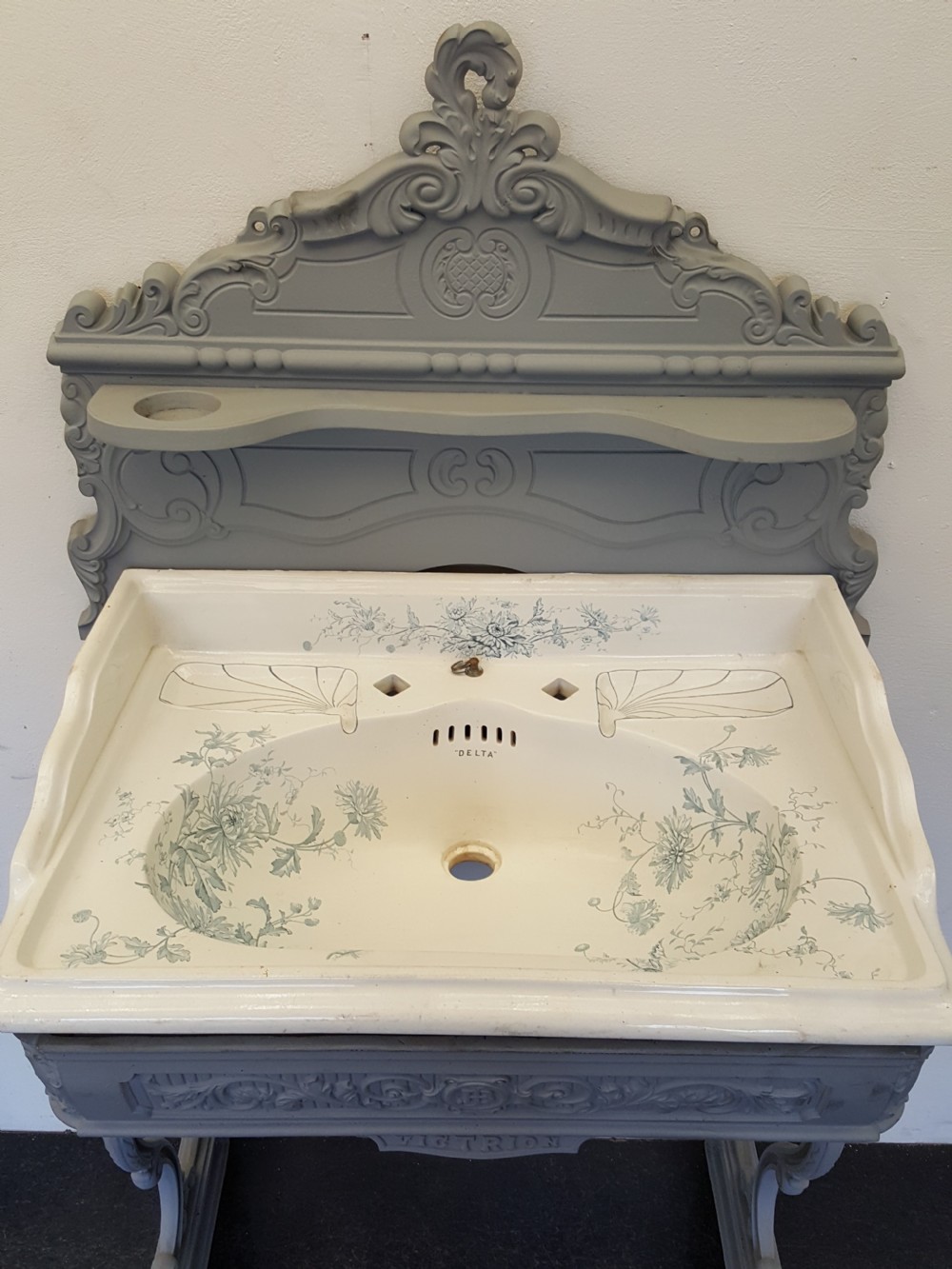 Victorian Cast Iron Sink Stand & Chrysanthemum design Basin View V