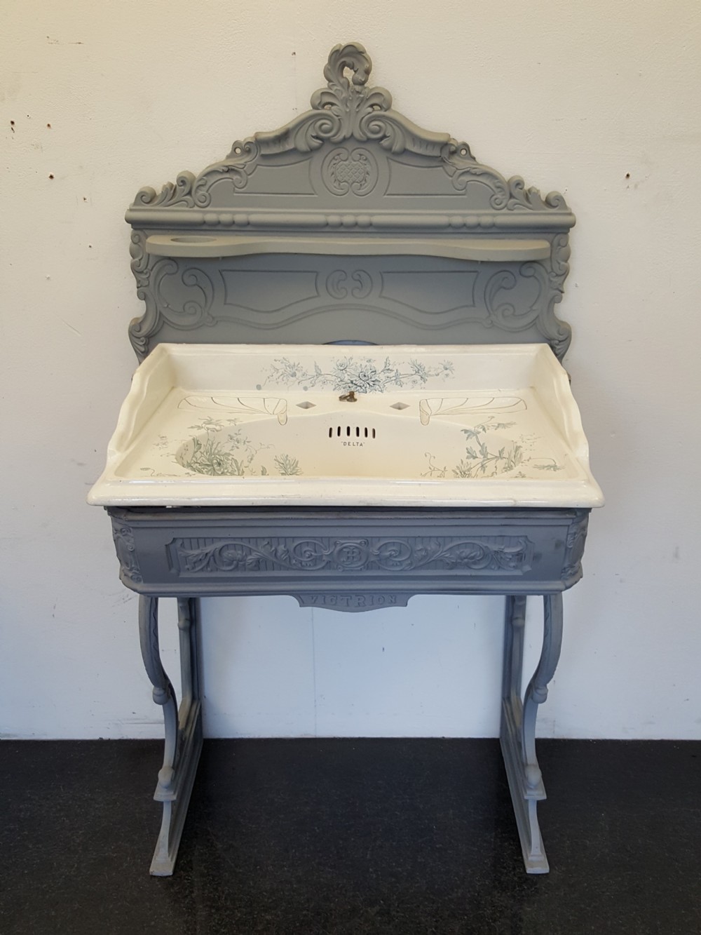 Victorian Cast Iron Sink Stand & Chrysanthemum design Basin View VII