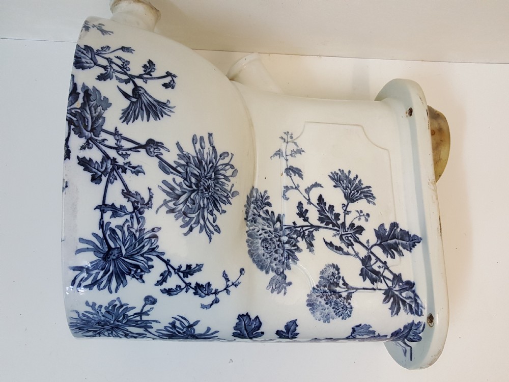 SA028 Victorian Decorative Blue Toilet   View II