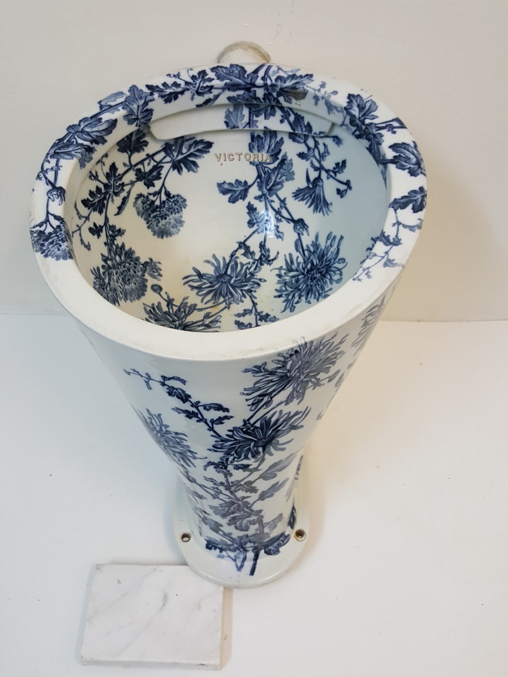 SA028 Victorian Decorative Blue Toilet   View VII
