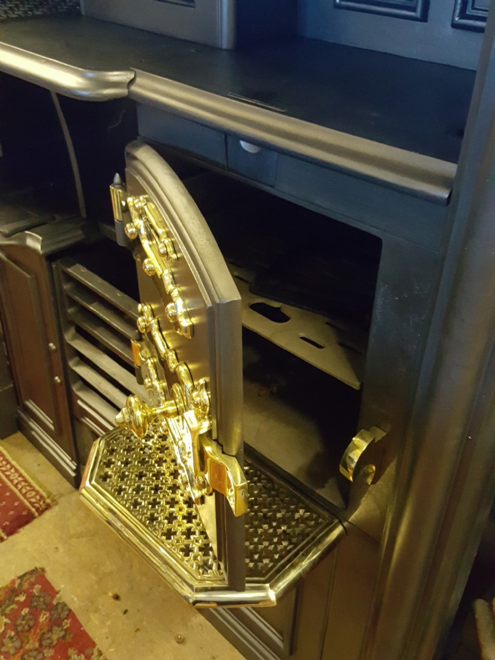 Cast Iron Victorian Cooking Range with Brass fittings View V