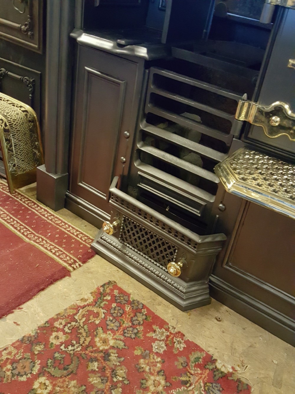 Cast Iron Victorian Cooking Range with Brass fittings View VII