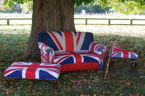 BEST OF BRITISH DESIGNS SOFA AND STOOLS