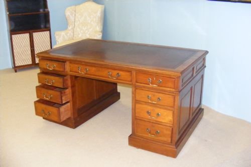 fig 4. Top quality Victorian mahogany, Hobbs & Co, of London, desk.
